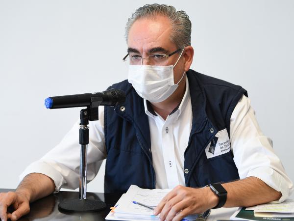Vacunación contra COVID en adultos mayores reporta avance del 54%