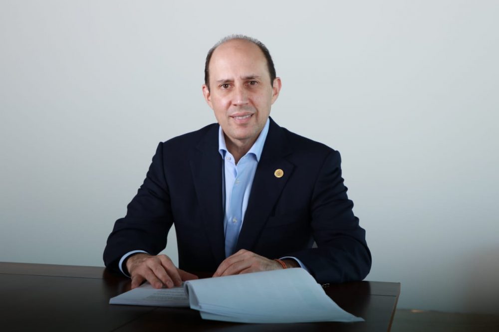Tenemos grandes retos por delante en la pandemia, como la producción y distribución de la vacuna: Fernando Manzanilla