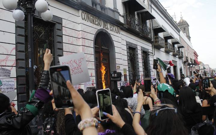 Advierte comuna que habrá consecuencias jurídicas por acusaciones contra manifestantes del #8M