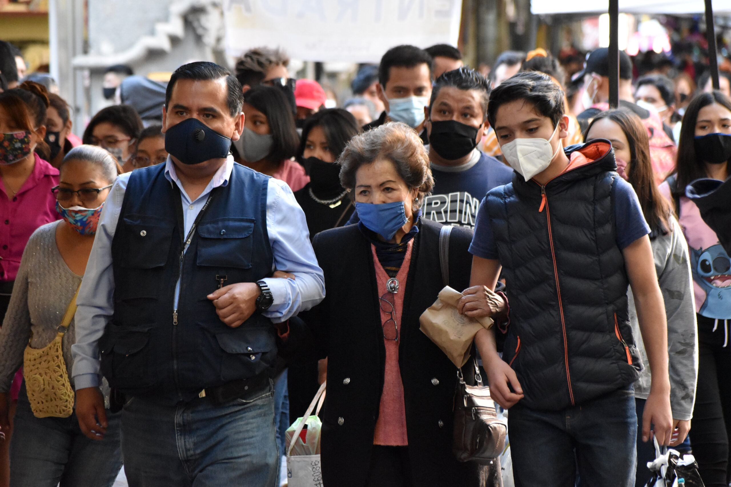 Advierten posible incremento de contagios por desbordamiento social durante el «puente»