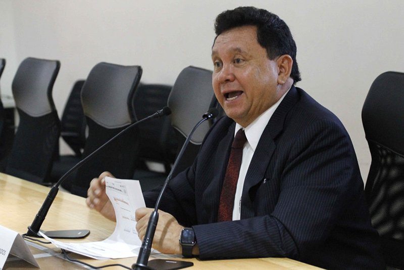 Una más de Héctor Alonso: llamó «maricón» a Gabriel Biestro