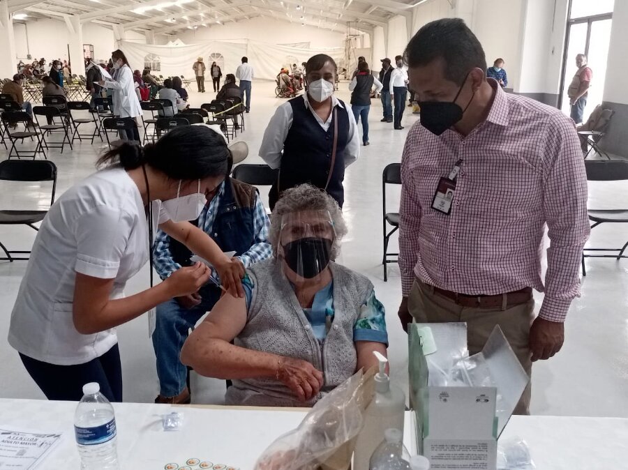 Vacunación en Puebla capital inicia el próximo lunes; será en CU donde acudan los mayores de 60 años
