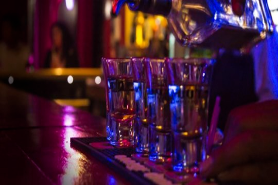 En Puebla ya se pueden hacer eventos sociales y se permite venta de alcohol durante los viernes en abril