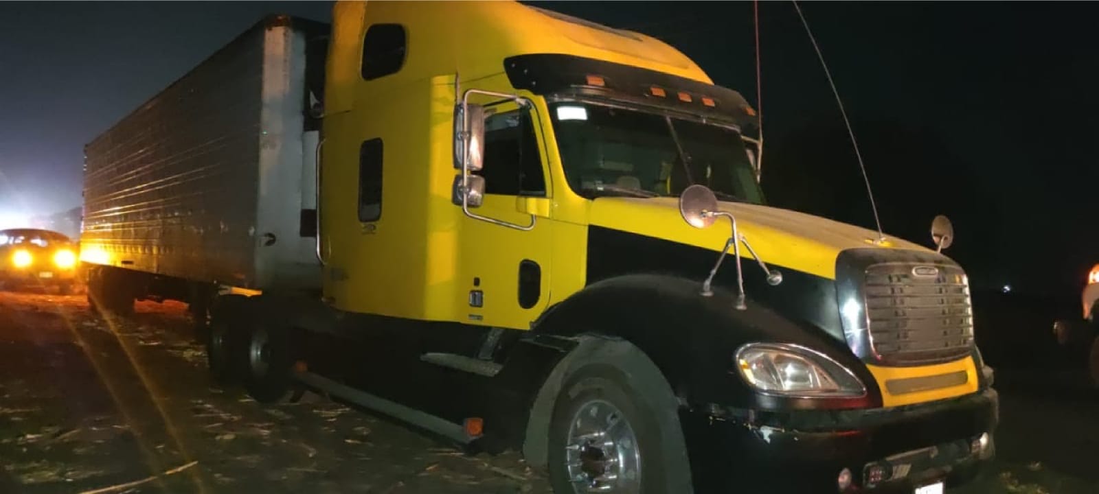 Policía Estatal recupera tractocamión robado