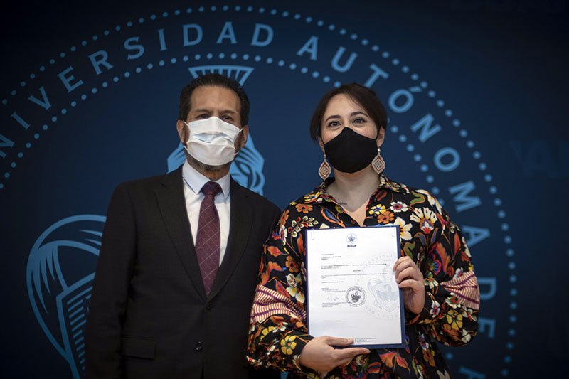 Entrega Alfonso Esparza 136 definitividades a docentes