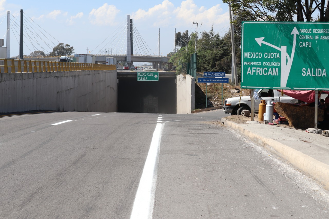 Cierre nocturno del túnel de acceso al Periférico Ecológico a la altura de Amozoc