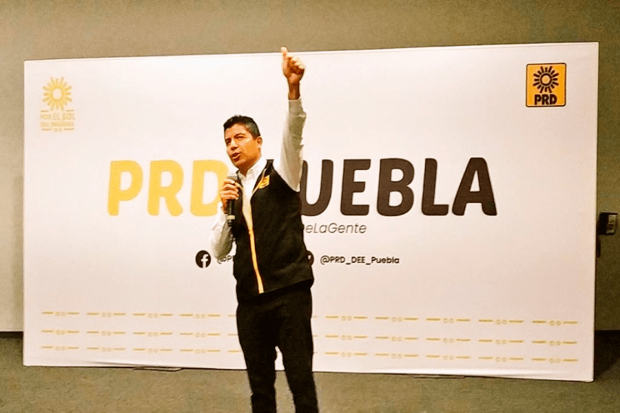Eduardo Rivera se pone ahora el chaleco perredista