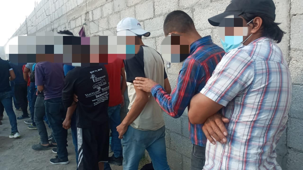 Por albergar a 136 indocumentados fue vinculado a proceso