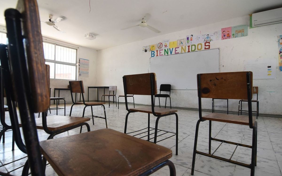 Alumnos de zonas apartadas sólo recibe dos horas diarias de clase: padres de familia