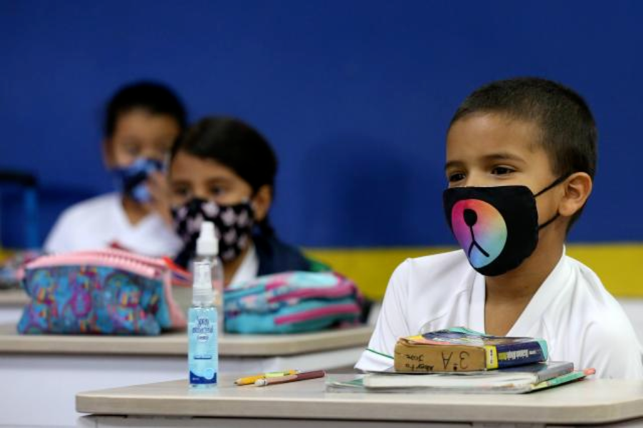 Gobierno estatal trabaja en 5 protocolos para el regreso a clases; se vacunarán a 156 mil maestros