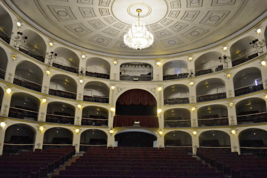 Lamenta Barbosa escasez de teatros en Puebla