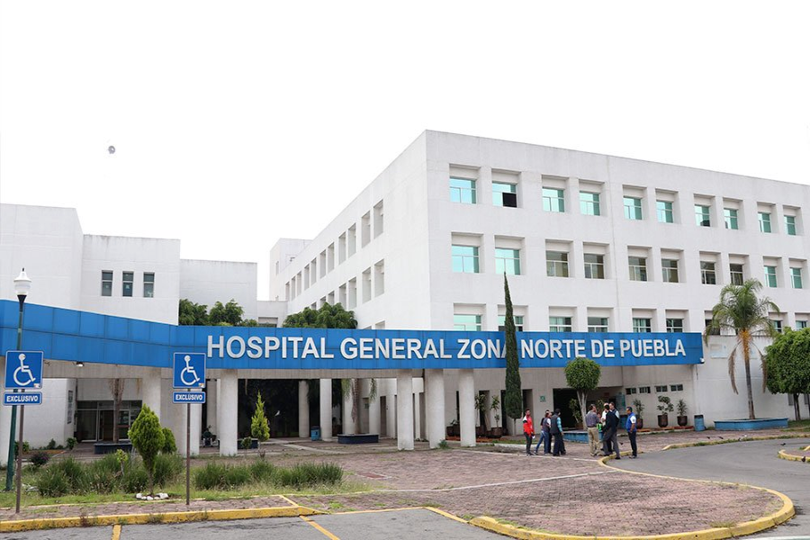 Separan del cargo a enfermera que simuló aplicar vacuna en Hospital del Norte de Puebla
