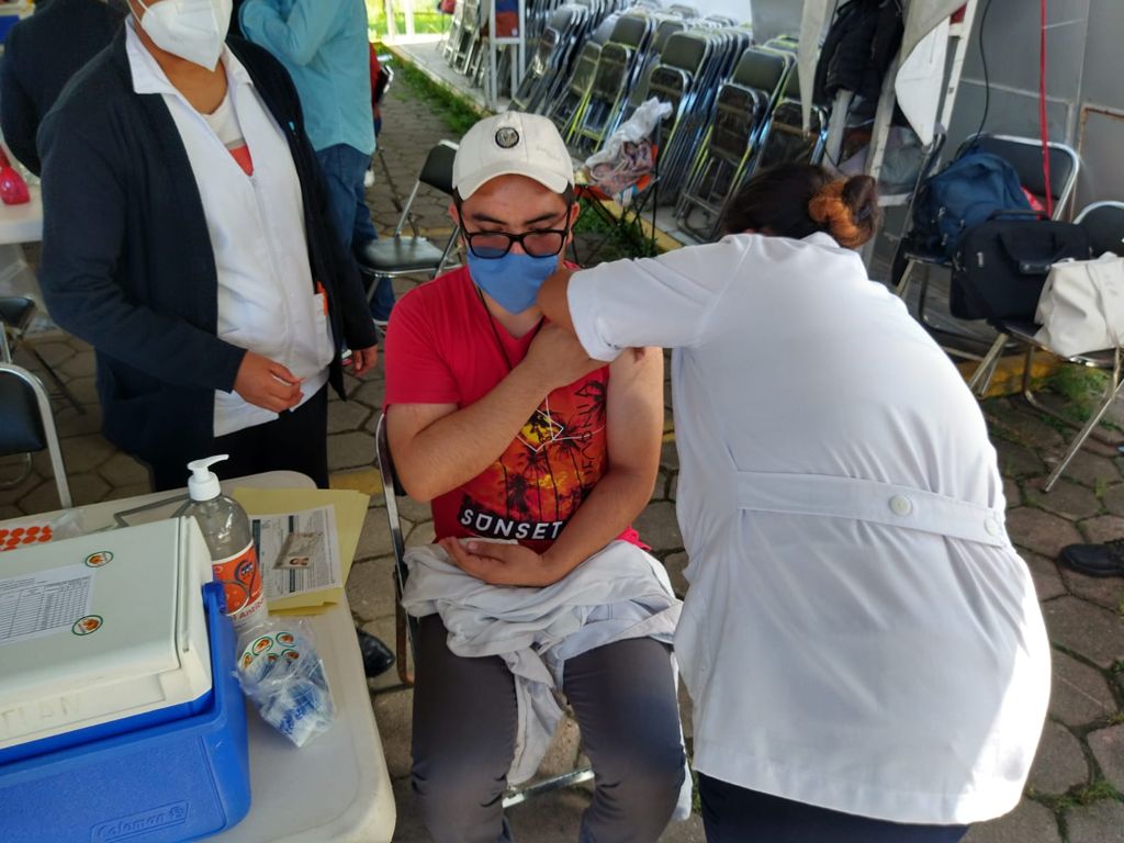 Próxima semana inicia la vacuna a personas mayores de 40 años