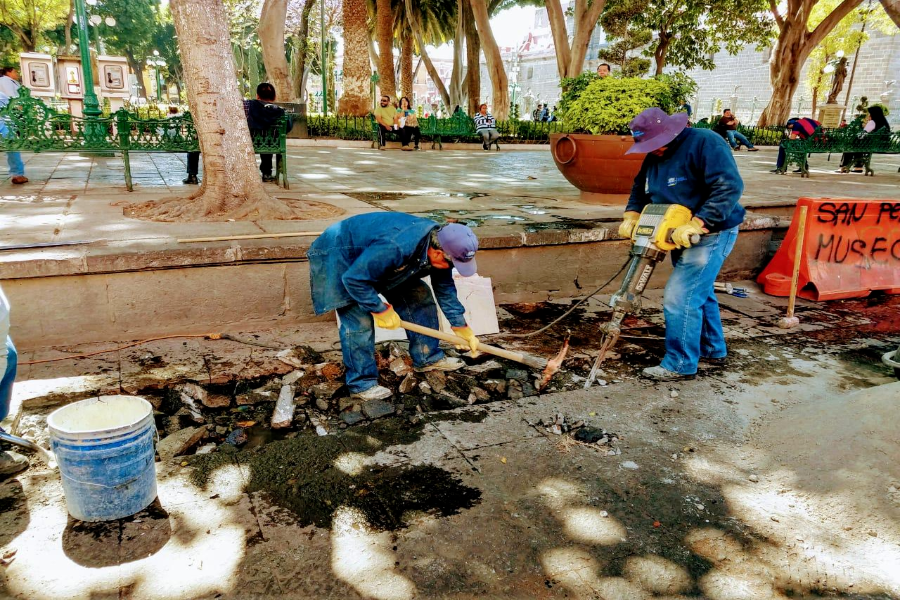 Si no van a remodelar el zócalo, que devuelvan las lajas: Barbosa