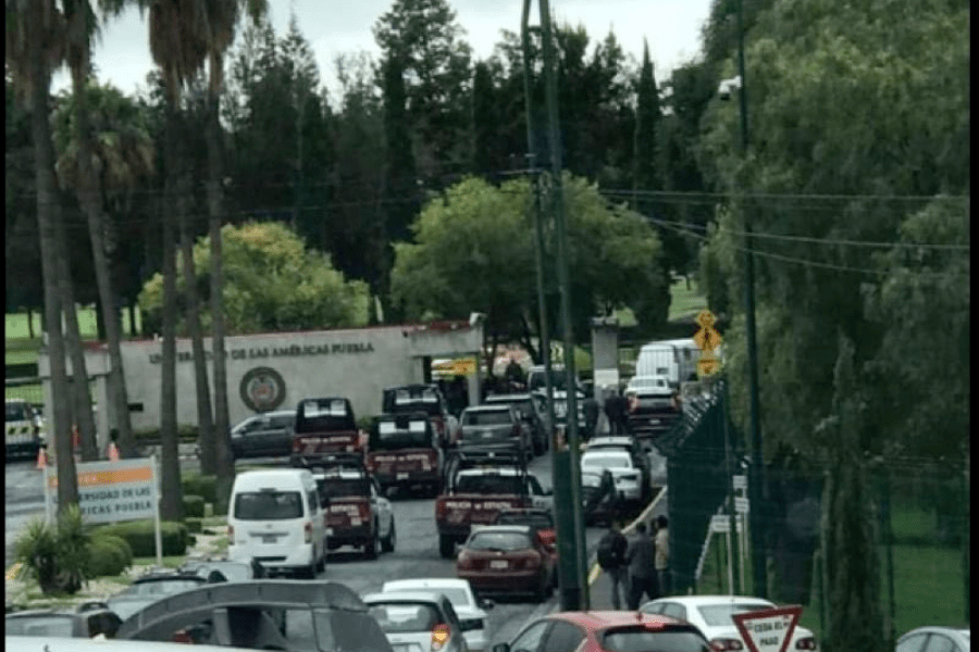Embargan instalaciones de la UDLAP por conflicto interno de la familia Jenkins