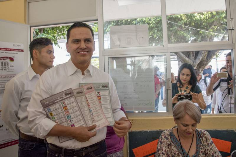 Detienen al exgobernador de Nayarit, Roberto Sandoval, y a su hija