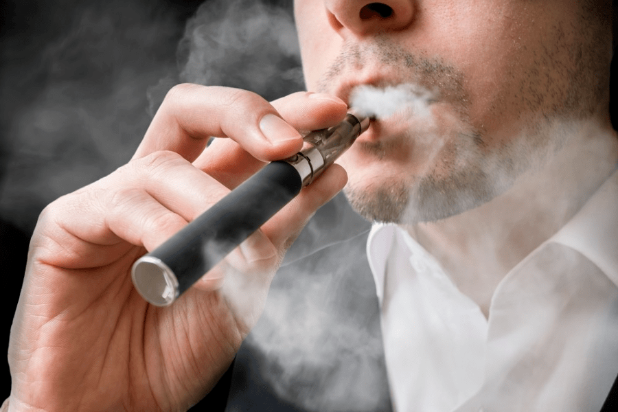 Congreso de Puebla va contra los cigarros electrónicos