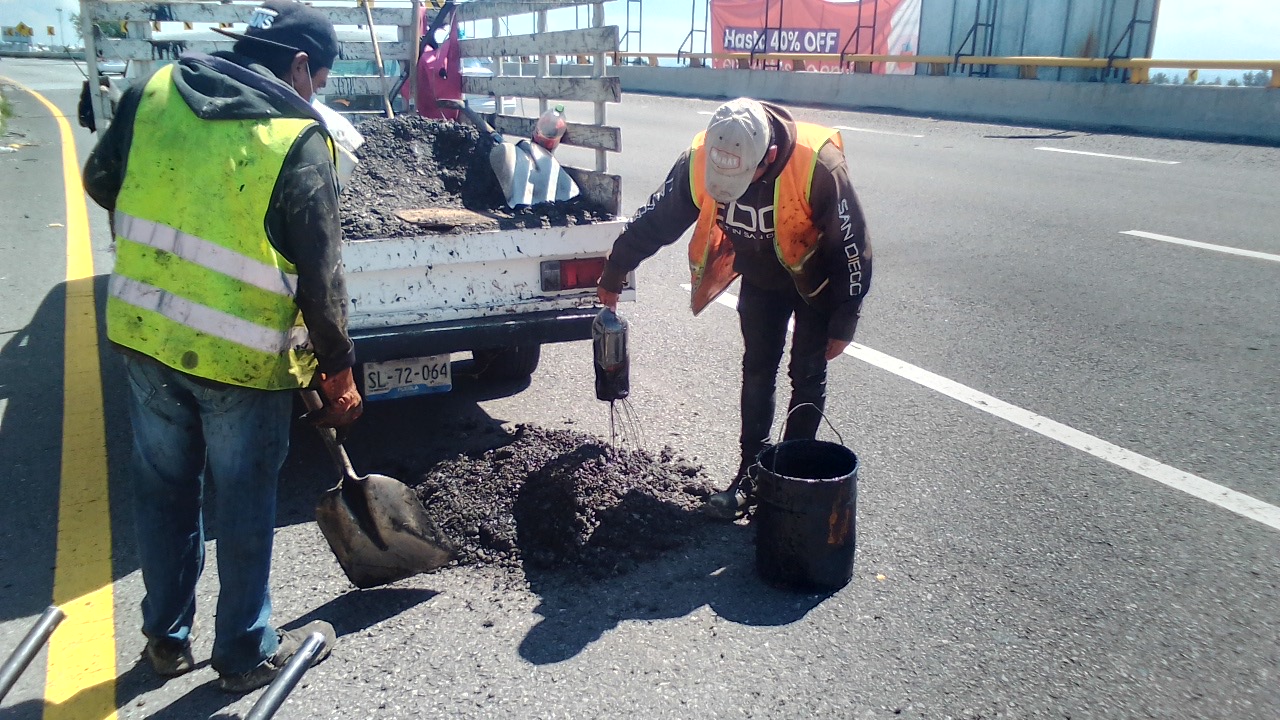Trabaja Infraestructura en mantenimiento de Vía Atlixcáyotl