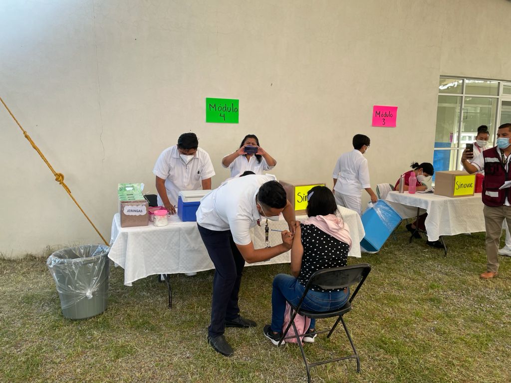 Sin contratiempos dio inicio la  vacunación en la zona conurbada de Puebla