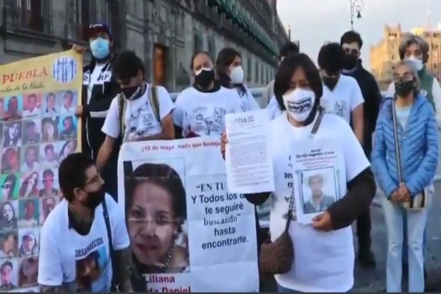 Familiares de desaparecidos marchan hacia Palacio Nacional ante omisión del Congreso de Puebla (video)