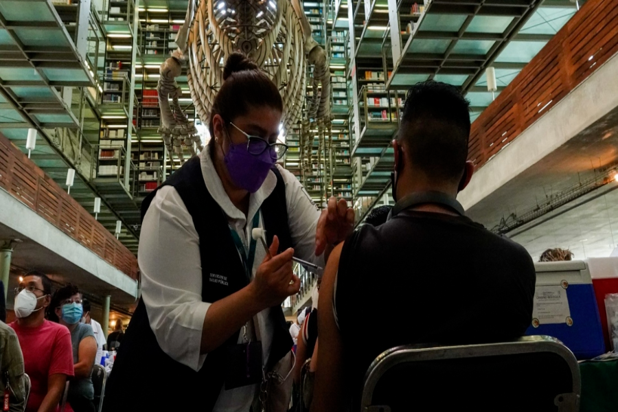 Más de 100 mil vacunas de Sinovac y Cansino llegarán este viernes a Puebla