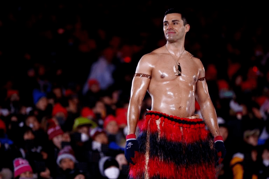 El abanderado de Tonga reaparece en los Juegos Olímpicos