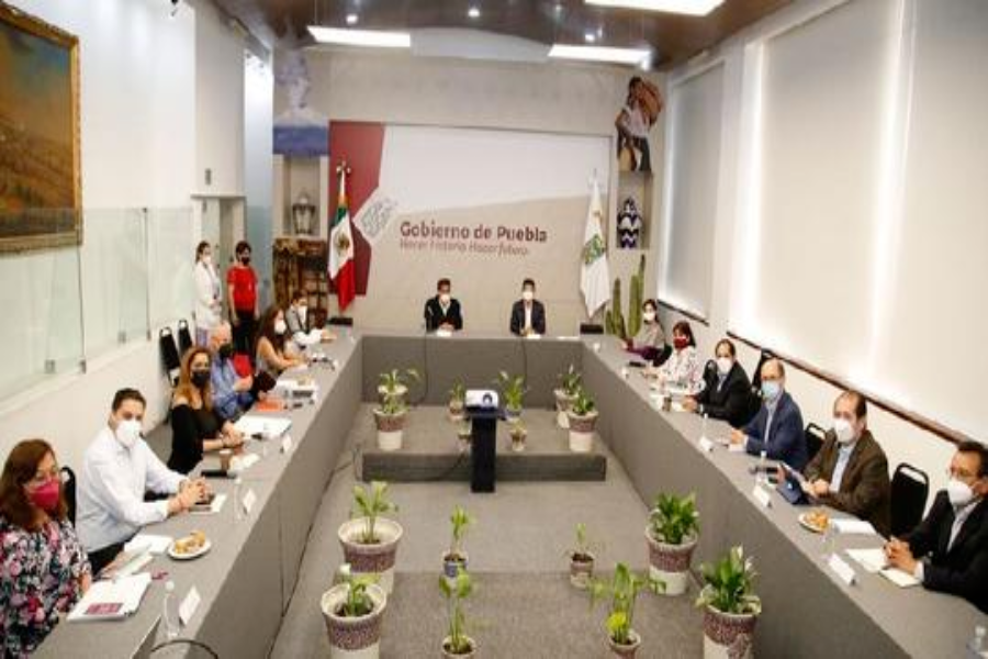 ¿De qué hablaron Eduardo Rivera y Miguel Barbosa en su reunión del jueves?