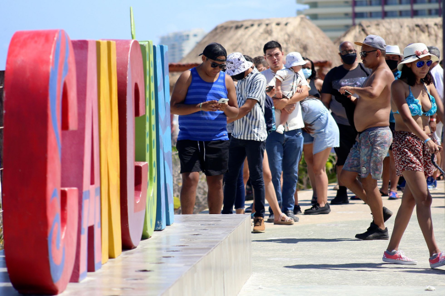 Suman 37 contagios de Covid entre los estudiantes que viajaron a Cancún