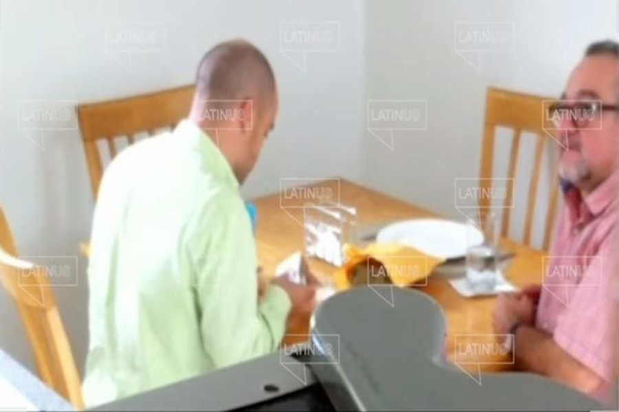 Difunden video de otro hermano de AMLO recibiendo fajos de dinero