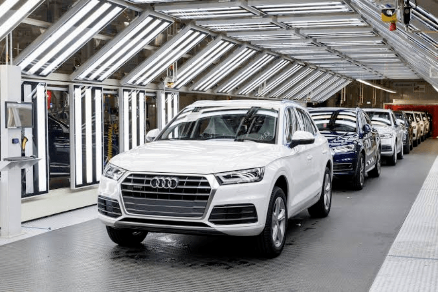 Trabajadores de Audi inician huelga de brazos caídos