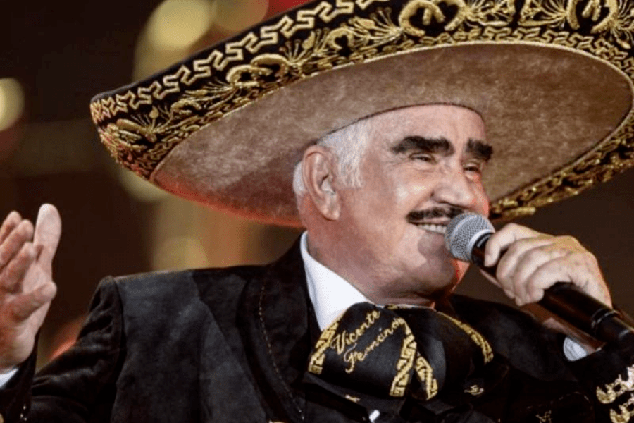 Colocan sonda de alimentación a Vicente Fernández; sigue en terapia intensiva