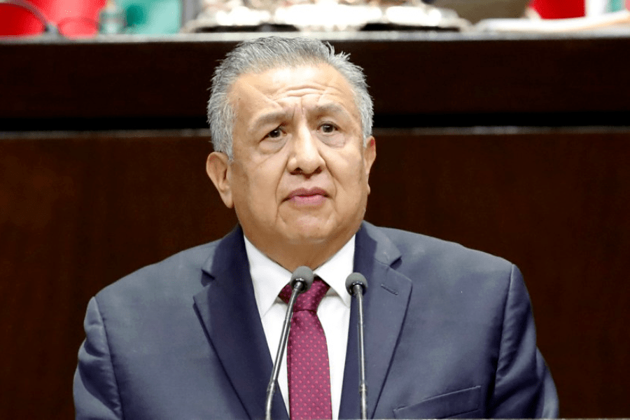 Padres de la víctima acuden al Senado para pedir el desafuero de Saúl Huerta