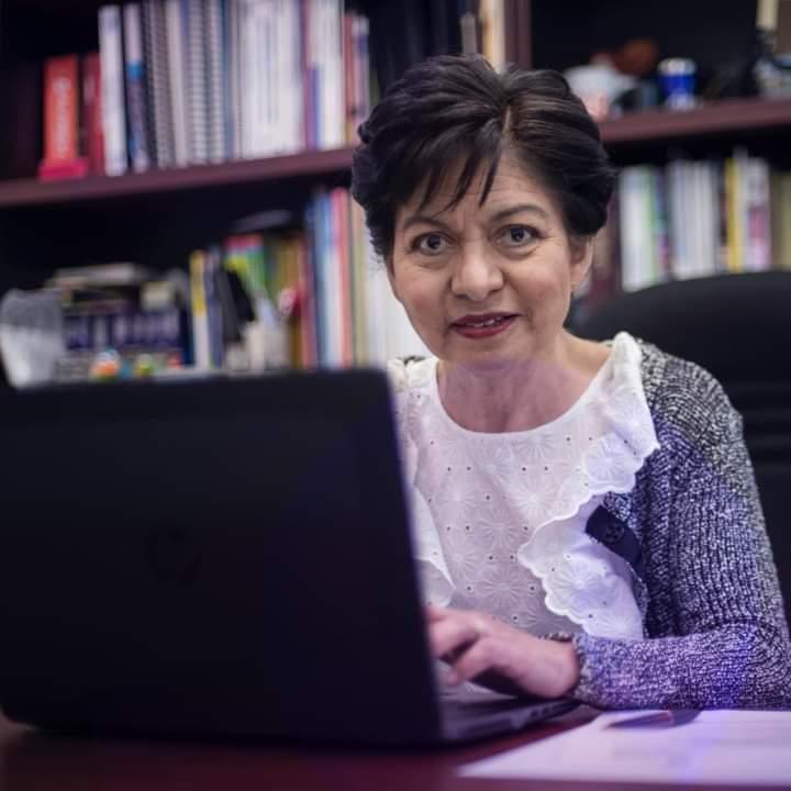 Lilia Cedillo agradece el apoyo de la comunidad universitaria