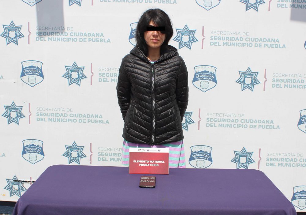 Detuvo SSC de Puebla a mujer por robo a usuario de la ruta 63