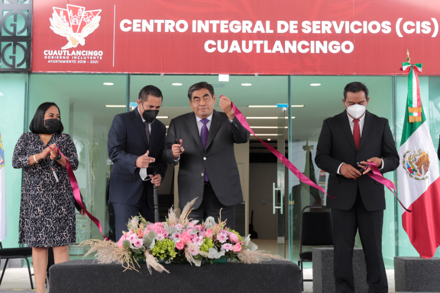 Reconoce Barbosa el desempeño de la alcaldesa de Cuautlancingo