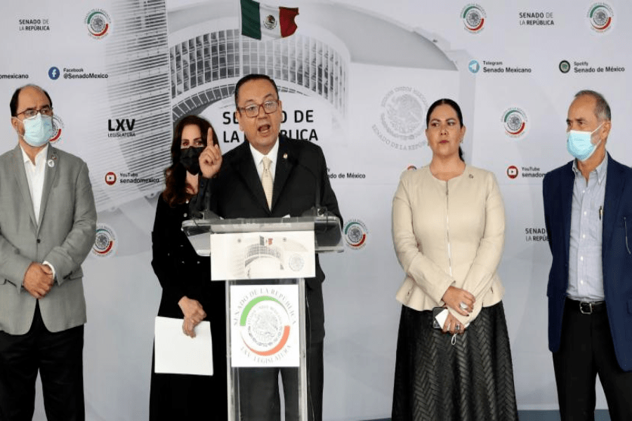 Es improcedente la formación de una nueva bancada en el Senado, opina el gobernador de Puebla