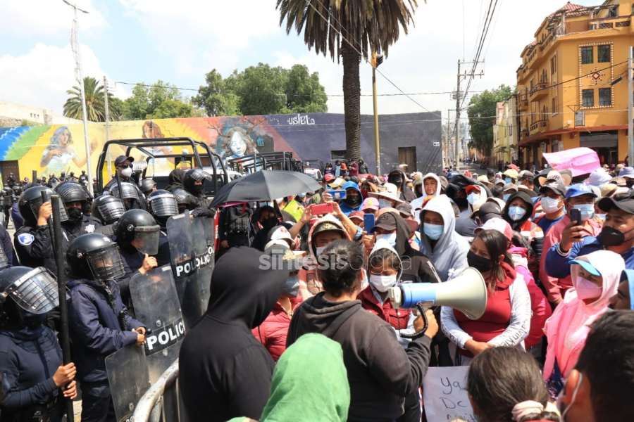 Pobladores de Palmarito se manifiestan frente a Casa Aguayo