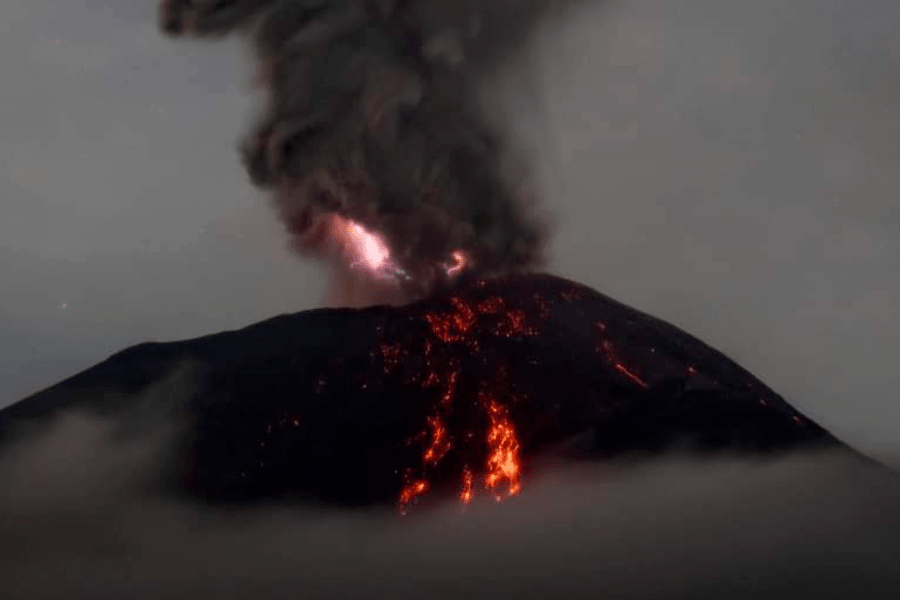 Popocatépetl mantiene actividad por cuarto día consecutivo