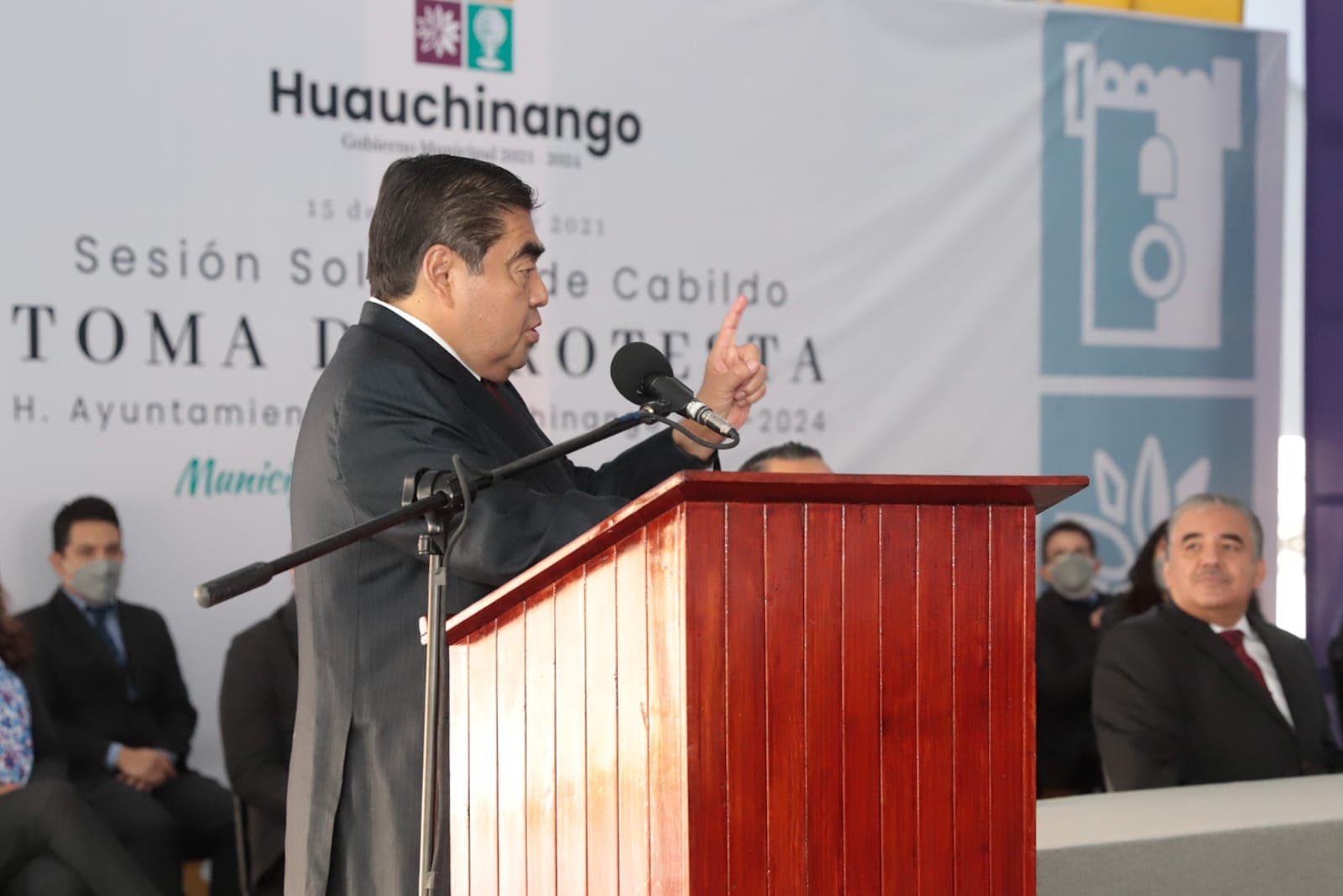 Todo aquel que haya abusado de los recursos públicos que se vaya a la cárcel: Barbosa Huerta