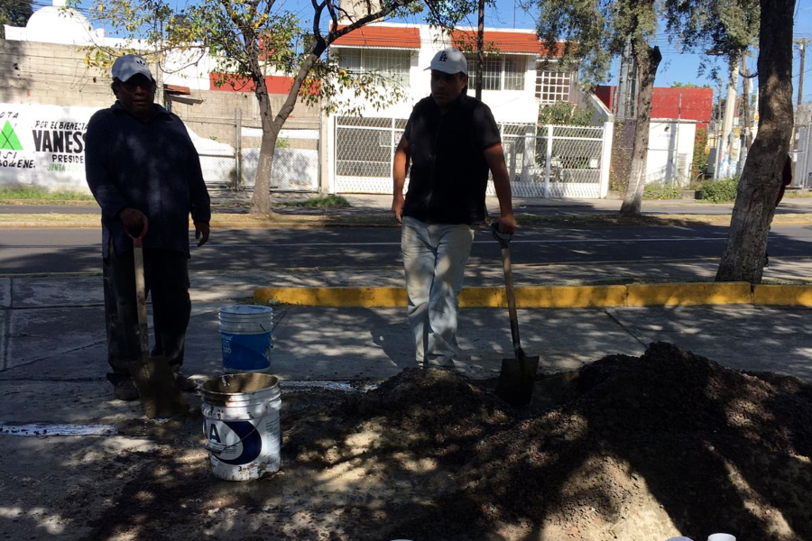 Vecinos del fraccionamiento Héroes de Puebla piden el retiro de  ambulantes