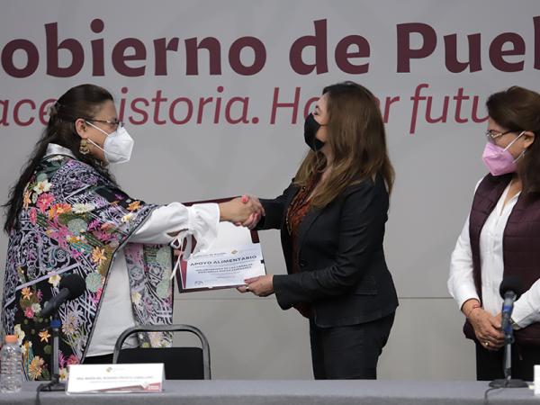 Refrenda Rosario Orozco compromiso del SEDIF con población más vulnerable