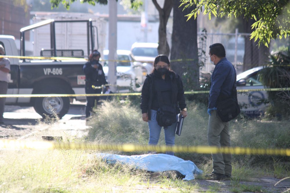 Muere adulto mayor en Parque de las Letras