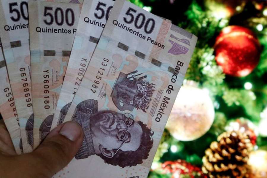 Analizan adelantar el aguinaldo a los burócratas de Puebla