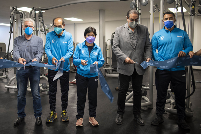 La rectora Lilia Cedillo inauguró un gimnasio para la comunidad universitaria de la BUAP
