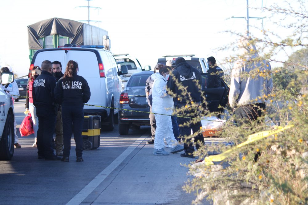 Por deuda de 100 mil pesos, mujer mató a su expareja, el encajuelado del Periférico