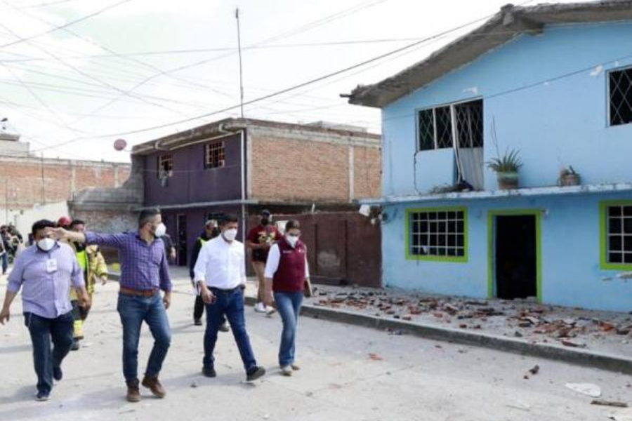Seguridad Física de PEMEX y el Heroico Cuerpo de Bomberos lograron cerrar la válvula del ducto