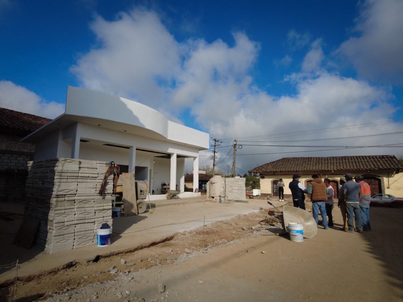 Clausura Ayuntamiento obras del Banco de Bienestar en Jicolapa.