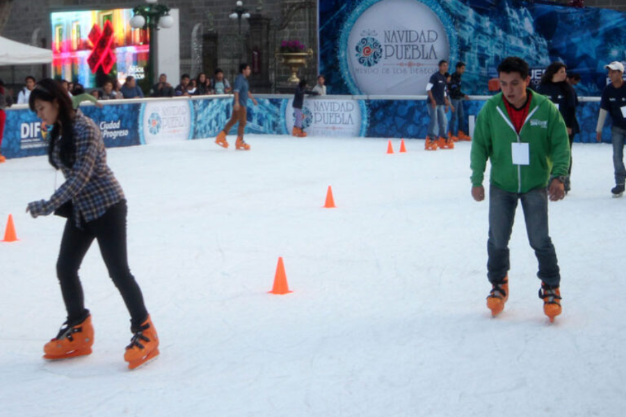 ¡Instalarán pista de hielo pública junto a la Estrella de Puebla!