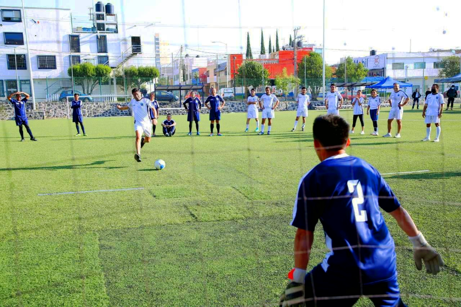 Con torneo de soccer, pretenden rescatar de la calle a jóvenes de Puebla