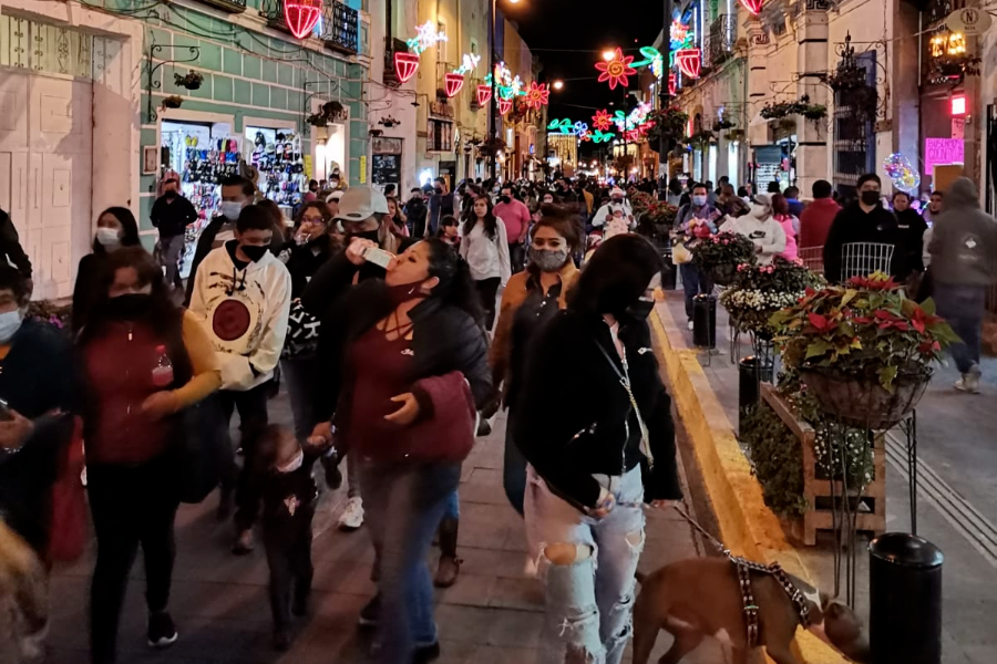 Villa Iluminada recibe gran afluencia de los atlixquenses